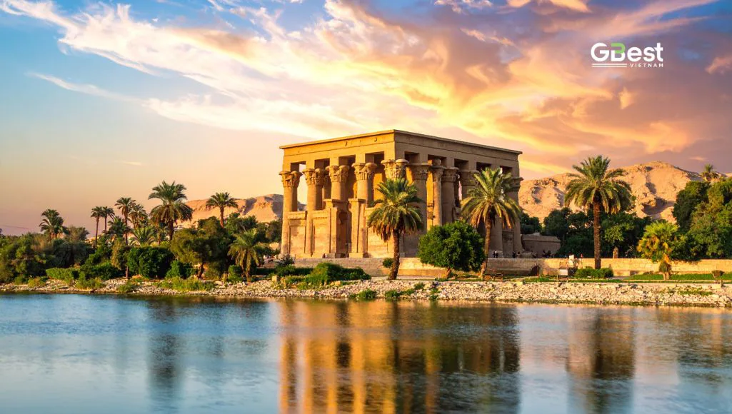 Đền thờ nữ thần Isis trong quần thể đền Philae