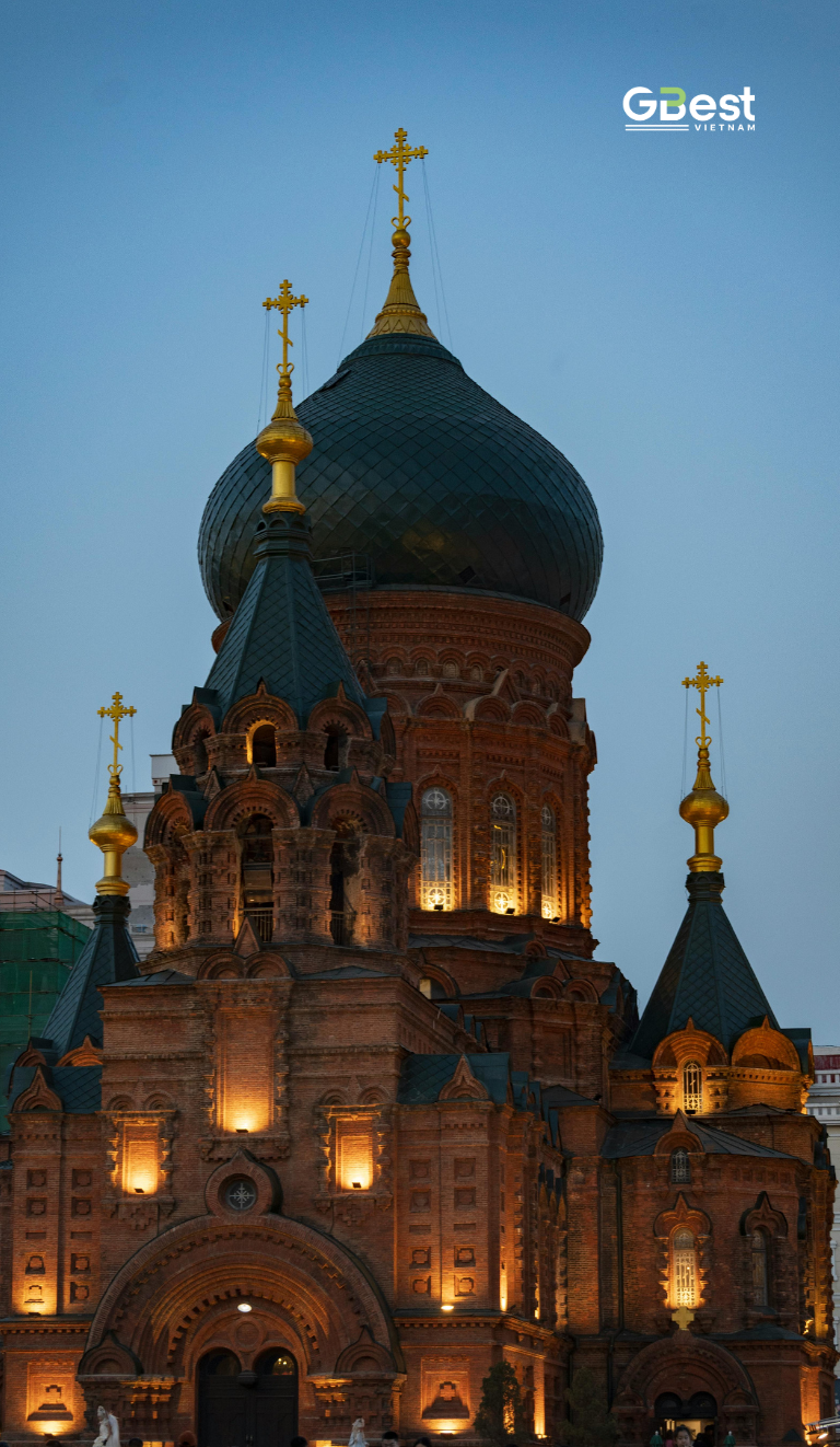 NHÀ THỜ SAINT SOPHIA - BẢN GIAO HƯỞNG KIẾN TRÚC NGA GIỮA MIỀN TUYẾT TRẮNG